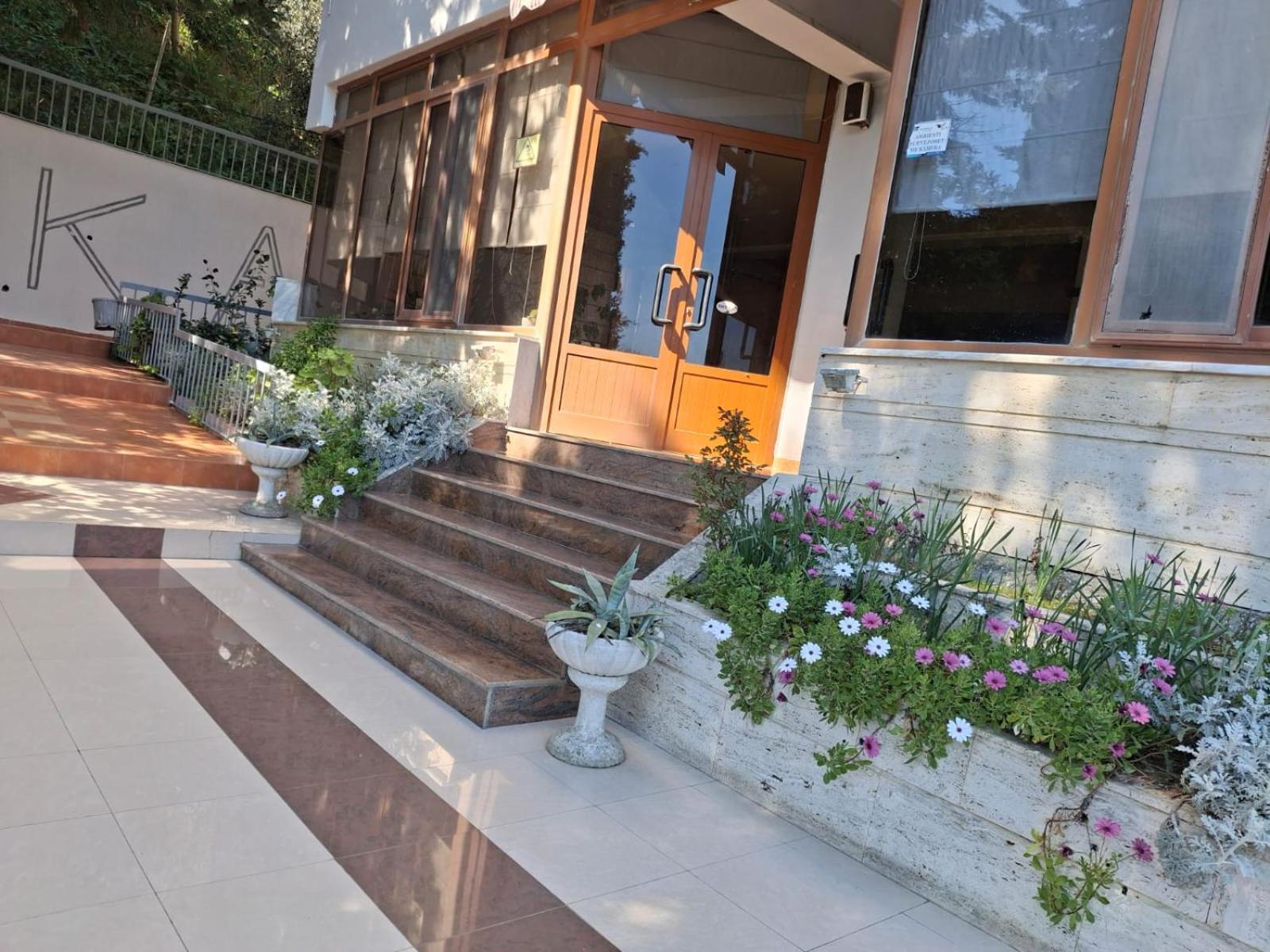 Jozi Kaiser 3 Apartment Durres